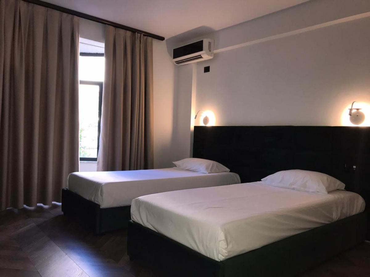 Hotel Lido Дуррес Экстерьер фото