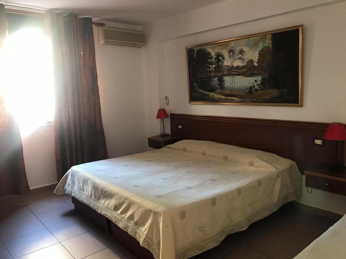 Hotel Lido Дуррес Экстерьер фото