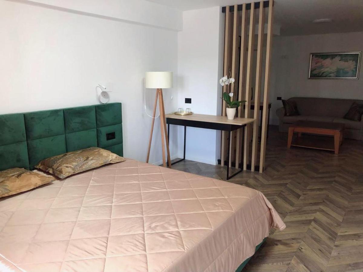 Hotel Lido Дуррес Экстерьер фото