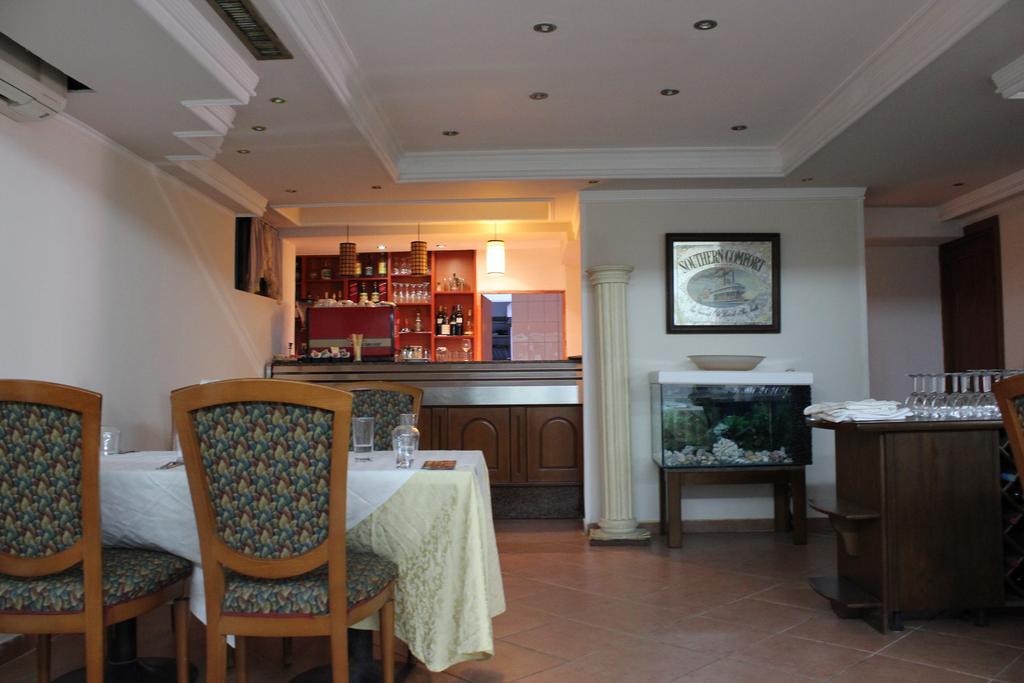 Hotel Lido Дуррес Экстерьер фото